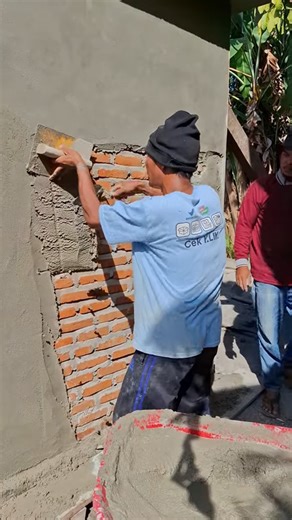 838K views · 1.7K reactions | This is the correct way to apply plaster using a trowel... #PlasteringTips #DIYHomeImprovement #TrowelTechniques #HomeRenovation #CraftsmanshipSkills | Happy series | Facebook