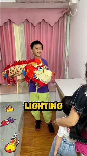 Langlang made an Alien dragon lantern! 🐉 😮