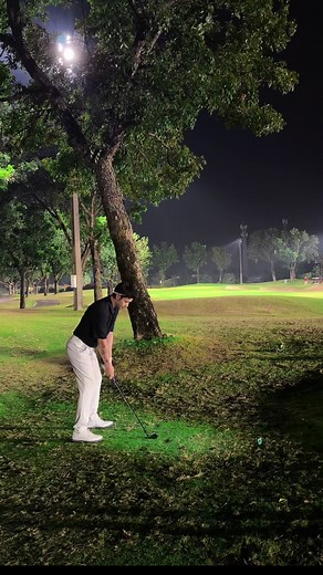 Experience the Unique Challenge of Night Golf
