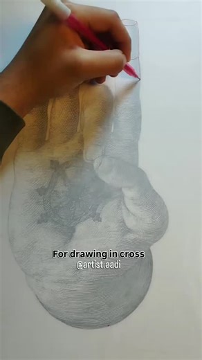 Cross-contour drawing can completely change the way you understand form and depth. ✍️ In this study of a Buddha’s hand, I break the subject into simple 3D shapes and wrap contour lines around the surface to explain volume. ✨ By varying line weight—thicker lines for shadow and lighter or dotted lines for highlights—you can show light and darkness using only lines. This is a core drawing skill that applies to figure drawing, anatomy studies, painting, sculpture, and even tattoo design. 🎨 Learn th