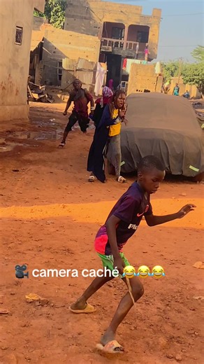 La solidarité compte beaucoup en Afrique😂😂😂#😂😂😂 #😂😂😂😂😂 #😂 #😂😂 @Teambekayesora @𝘇𝗼𝗼𝔪𝚢𝚛𝚊💕26 @TLGAustin ❤️😩 @Chérif🇲🇱2