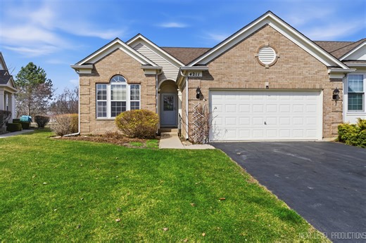 4211 Whitehall Ln, Algonquin, IL 60102 - MLS 12575409 - Coldwell Banker