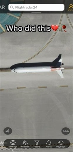 UFO ahh plane😭😭😭 #aviation #airplane #alien #plane #weird #plen #flightradar24 #airbus #shorts