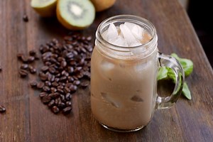 Make Cold-Brewed Iced Coffee at home! It's so easy! 😍😍😍 Recipe here : http://www.thebuddhistchef.com/recipe/cold-brewed-iced-coffee/ | The Buddhist Chef