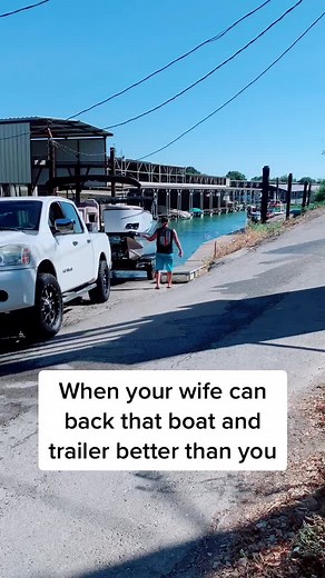 #girlsdoitbetter #independantwoman #stilllovemyhusband #funnytiktok #momsoftiktok #boat #pontoon