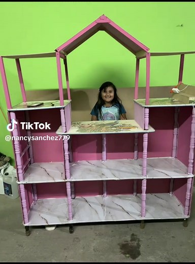 Casa de Barbie con Terraza: ¡Un Proyecto Emocionante!