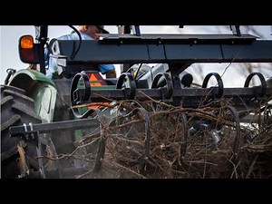Plotmaster Hunter 400 | Primary Tillage with Chisel Plow