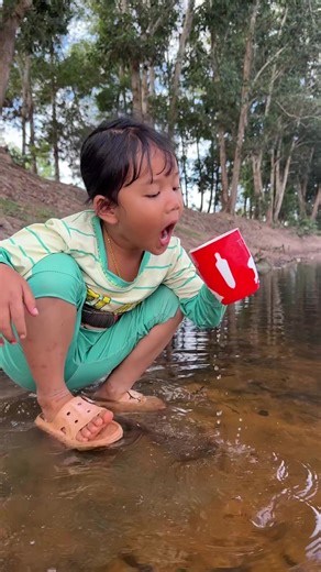 Survival skills: steam bad water in small bottle with single mom #camping #outdoors #bushcraft