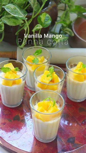 Vanilla + Mango = The ultimate duo. 🥭🍦Freshly made, perfectly set.🥭#mangopannacotta #pannacotta