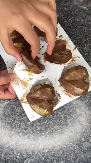 #foryou #mostviewedvideo #over1millionviews #foryourpage #cakedecorating #homebaking #fyp #heartcakesicle