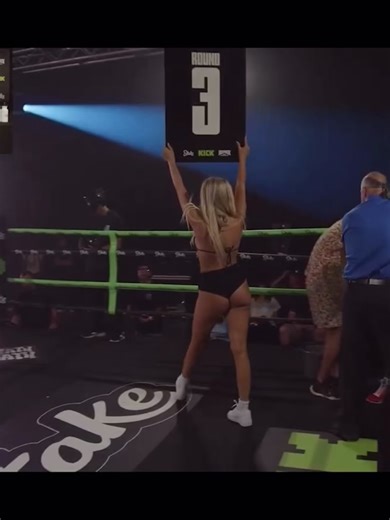 emily trapp | your fav ring girl is back :) | Instagram