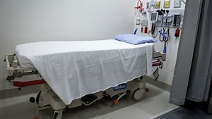 Alberta health-care wait lists climb past half a million, as Alberta stops tracking deaths of those waiting for treatment