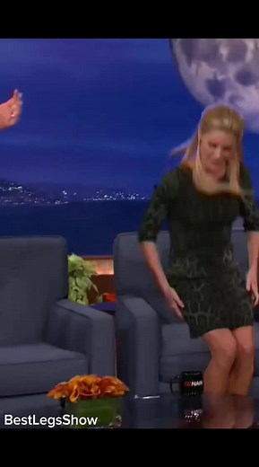 Julie Bowen Best Lega Show 🔥 #juliebowen #julie #bowen #legs #calves #feet #interview #pantyhouse #pantyhousequeen #sexy #hot #celebrity #highheels #shortdress #shortskirt #sexylegs #crossedlegs #crosslegs #crossedlegschallenge #bestlegsshow #bls