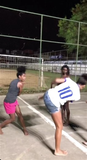 Lisa Yaro (@lisayaro)’s videos with Jet2 Advert - ✈️A7-BBH | MAN 🇬🇧