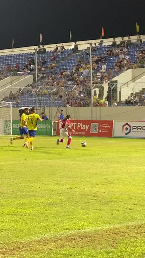 Ronaldinho Ghi Bàn Kinh Điển Vào Lưới Brazil