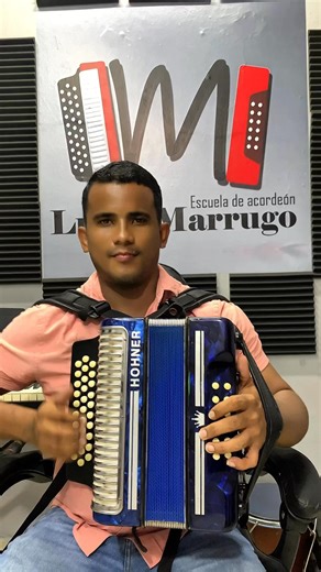 Cómo tocar los bajos correctamente #bajosdepaseo #pitosybajos #aprendeconmigo | Escuela de Acordeón Ludín Marrugo