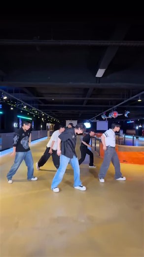 Stray Kids on Instagram: "방찬 & 창빈 & 한의 #CEREMONY Challenge w/ #에픽하이 #EPIKHIGH 선배님!🎵 #StrayKids #스트레이키즈 #3RACHA #KARMA #CEREMONY #StrayKidsComeback #YouMakeStrayKidsStay"