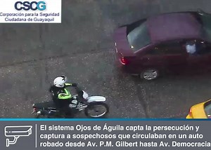 El sistema Ojos de Águila de la #CSCG capta la persecución y captura a sospechosos que circulaban en un vehículo robado desde la Av. Pedro Menéndez Gilbert hasta la Av. Democracia y Sufragio Libre. Se coordinó con miembros de la Policía Nacional, quienes tomaron procedimiento. Trabajamos #PorTuSeguridad | Segura EP