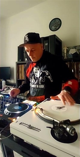 Scratch Practice #dj #djing #djviral #scratch #scratching #vinyl #viral #oldschool #mixing #music