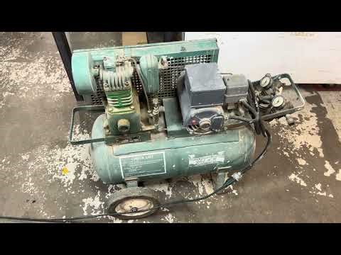 ROL-AIR Portable Air Compressor Running - 1.5 HP Heavy-Duty Jobsite Compressor