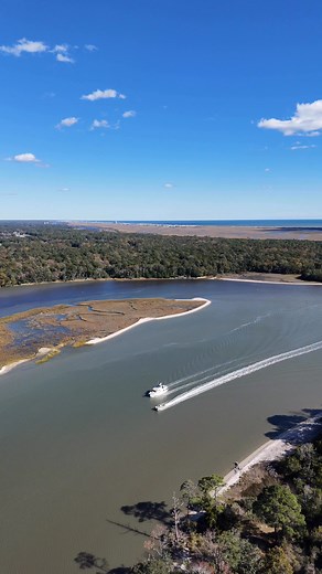 2.6K views · 18 reactions | Boat Etiquette 101.. what is the pontoon boat doing wrong? | Freedom Boat Club of The Grand Strand | Facebook