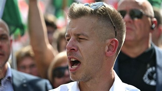 „Hej, Vargáné!” – így figurázta ki egy titokzatos előadó Magyar Pétert (VIDEÓ)