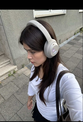 We love a beginner friendly alteration tutorial 😋🤍 #sewing #tutorial #sustainablefashion #eyelet