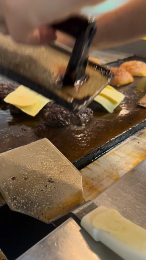 We’re preeeeeetty sure this is what heaven sounds like. Grass-fed, grass-finished, local farm-raised beef on a house sweet potato bun. Doesn’t get much better than that. ✨ Add a burger patty to any breakfast or plate of your choosing ~ we won’t judge. #linecook #griddlecooking #beef | Five Mile Eatery