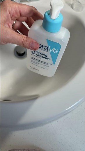 CeraVe Renewing Salicylic Acid Cleanser Formulated With Hyaluronic Acid,Review:Is It Worth it?(2026)