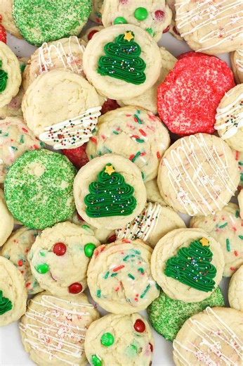 Comment SUGAR if you want this recipe! 🎄 If you’re kicking off Christmas baking, START HERE — these are the easiest, softest, most reliable sugar cookies ever. 🍪 When I don’t have time for cut-outs (because holiday chaos is real), I reach for these soft drop sugar cookies. They’re chewy in the center, buttery at the edges, zero chill time, no fancy tools… just pure Christmas cookie perfection. This recipe has been loved by my family for years, and once you try them, you’ll understand why, they