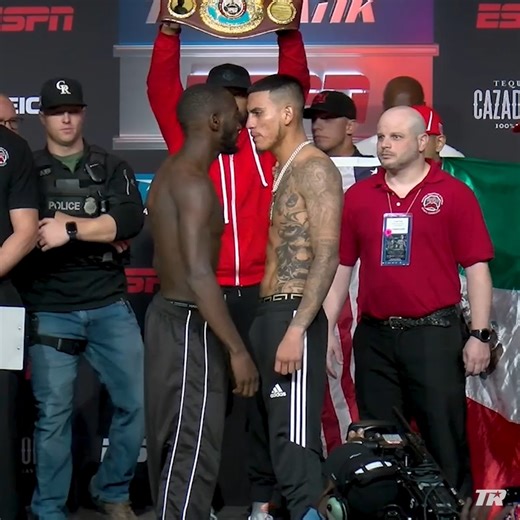 Terence had the last laugh in the end 🥶 | Top Rank Boxing