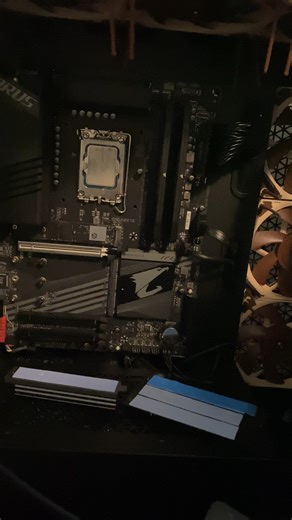 z790 Aorus Elite AX won’t power on