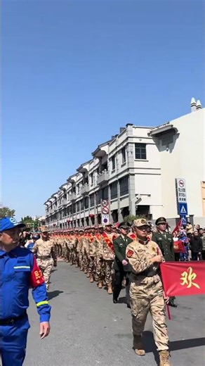 参军入伍报效祖国 Pride of the Nation: 600 Youths from Jieyang Enlist in the Military with Heroic Song Parade