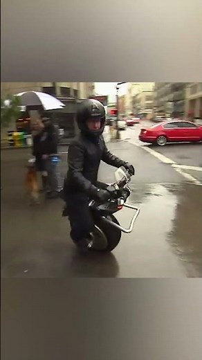 This single wheel bike can get to 10 kmh