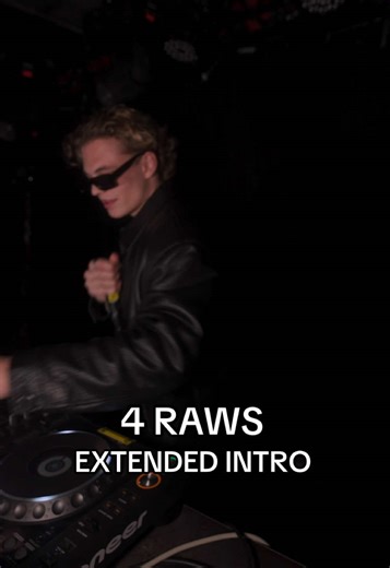 this set inteo is tooo turned 🔥 #intro #dj #esdeekid #timothéechalamet #donsimon