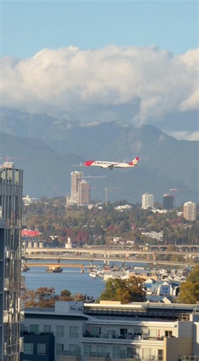 Edelweiss A350 Crisp Autumn Landing at YVR! ✈️🍂