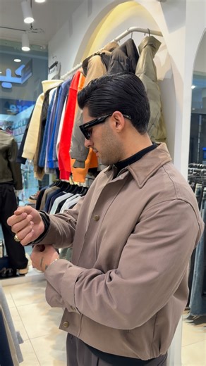 ‎کلود استور | پیراهن | شلوار | تیشرت | کفش‎ on Instagram‎: "عدد (100) رو کام نت کنید تا قی مت و مشخصات کل ست براتون ارسال شه🤍✨ تمامی ایتم ها به ضمانت اور_جینال بودن و بالاترین کیفیت موجود تقدیمتون میشود🤝 حضوری و انلاین🛍️ ارسال تهران ۲ساعته🚕 شهرستان ۲الی۳روزکاری✈️ تهرانسر روماک مال همکف پ۱۴۸ #کت_مردانه #استایل_کلاسیک #کت"‎