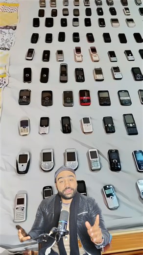 A collection of vintage phones… they look like pure art 📱🎨 #RetroVibes #TechDeals #HiddenGems Old phones, crazy offers… nostalgia just went on sale 🤯💸 #VintageTech #Throwback #HotDeal موبايلات قديمة كتير… تحف فنية بأسعار خيالية 📱🎨 #مستعمل #عروض #موبايلات تحسها ذكريات بتتباع… وكلها بلُقط نار 🤯💸 #ترند #هواتف #سوق | Ahmed Khairy