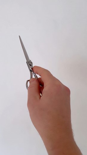 5.8K views · 70 reactions | TALKING ABOUT GRIP | This way you can improve your scissor position: Different scissor positions to keep your wrist as straight as possible. This is important for maintaining good health. #pointcutter #haircutting #hairgoals #haireducation #friseure #coiffure #friseurausbildung #signaturescissor | Verve Studio | Facebook