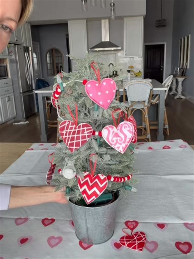 Don’t put away your Christmas trees just yet! Here’s a cute way to convert it into a valentines tree.💓💕🩷 Heart Ornaments: https://amzn.to/3NWf2Z9 | SAM Designs