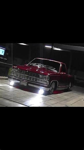 Soy yo Soy yo Soy yooo 😓😓 Shop link in bio for @Obselite Collective decals 🔥 - - - #chevy #90sstyle #obs #obschevy #chevytrucks