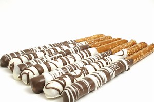 How to Make Chocolate Covered Pretzel Rods