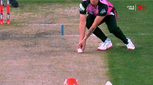 8.9K views · 76 reactions | Ash Gardner nabbed this wonderful return catch in the Super Over... But did the ball touch the ground 類 | 7Cricket | Facebook