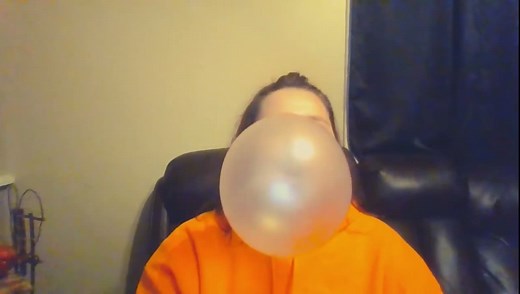 Bubblegum Fun with Tiffany Helms: Big Bubbles Challenge