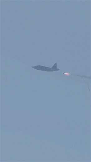 Ukrainian FlaRakPz 1 SHRED Russian SU-25 using Roland 3 SAM.mp4