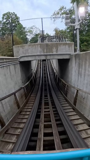 This Small Wooden Coaster Packs A Punch! • 🎢 Invadr at Busch Gardens Williamsburg 🎡 • #rollercoaster #pov #buschgardens | The Ry Guy