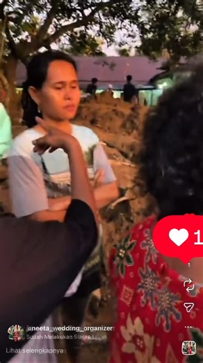 Reredodi on Instagram: "Maafkan gak da bermaksud apa2 dalam postingan ini🤲😭 5 desember 2025 Benar2 menyayat hati kak re, Yo bana dikaja oto kak re jo ibuk2 ko,sabana maraso badoso rere mampadian ibuk2 ko manangih dek mntk tikar lalok yang rere baok,nyo kaja oto rere dari simpang lua indak batarompa Cuma mntk lapiak lalok cucu wak ado batigo buk kecek ibuk ko😭 Baa dak ka sasak dado rere ya allah Tabayang induak rere di posisi itu jo anak2 rere, Rere sabalum di titik iko Sabana pernah marasoan 