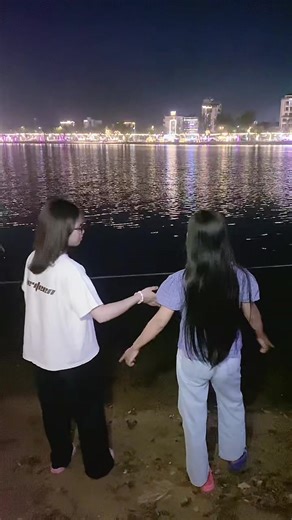 កំហឹងអី?@L.N #likecmt#typppppppppppppppppppシ #like