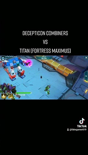 DECEPTICON COMBINERS VS TITAN (FORTRESS MAXIMUS) - TRANSFORMERS: EARTH WARS