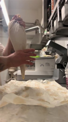 Bignè di San Giuseppe è zeppole fritti e al forno #pasticcerialacharlottedal1963